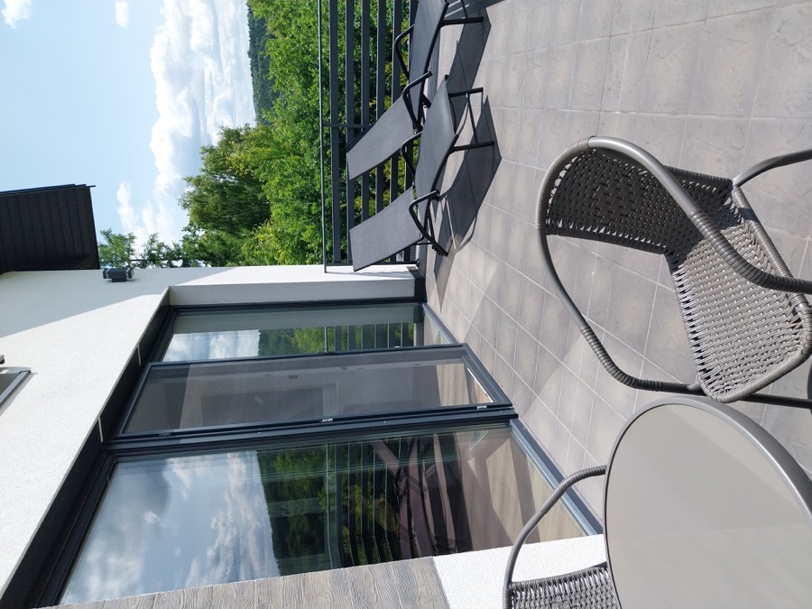 Balkon domku i przeszklenia